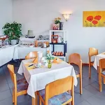 Hotel La Taverna Rosbach vor der Hohe